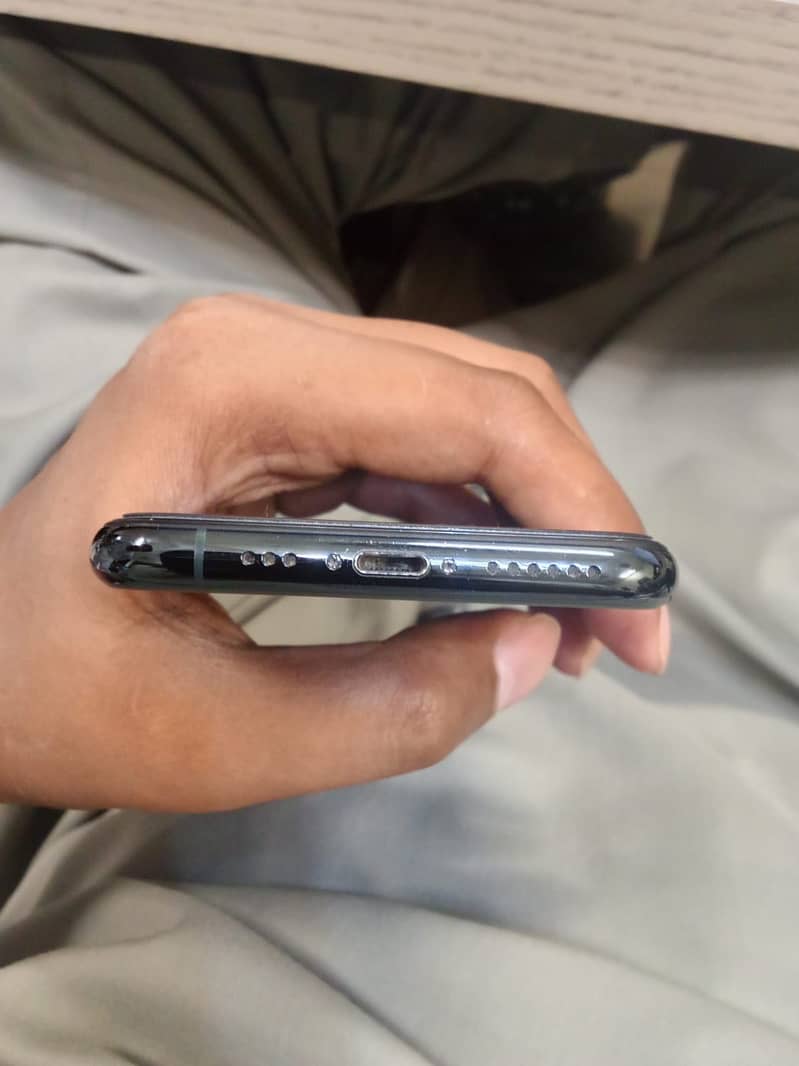 Apple iPhone 11 Pro 6