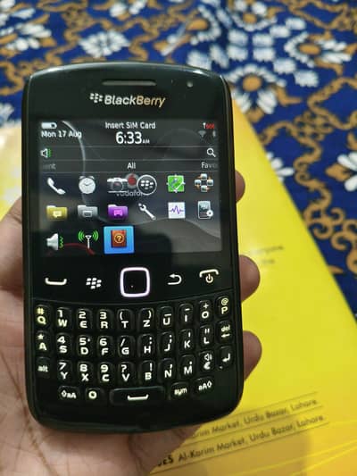 blackberry lover's curved 9360 with original and genion condition