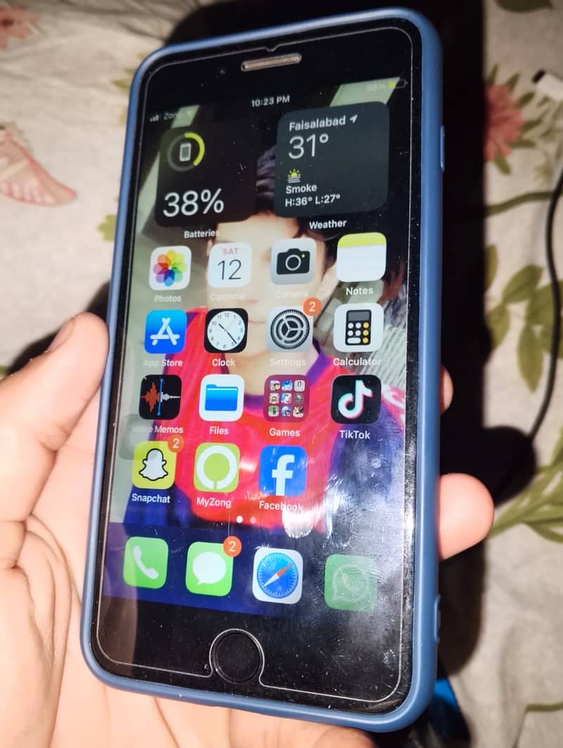 Apple iPhone 7 Plus 0