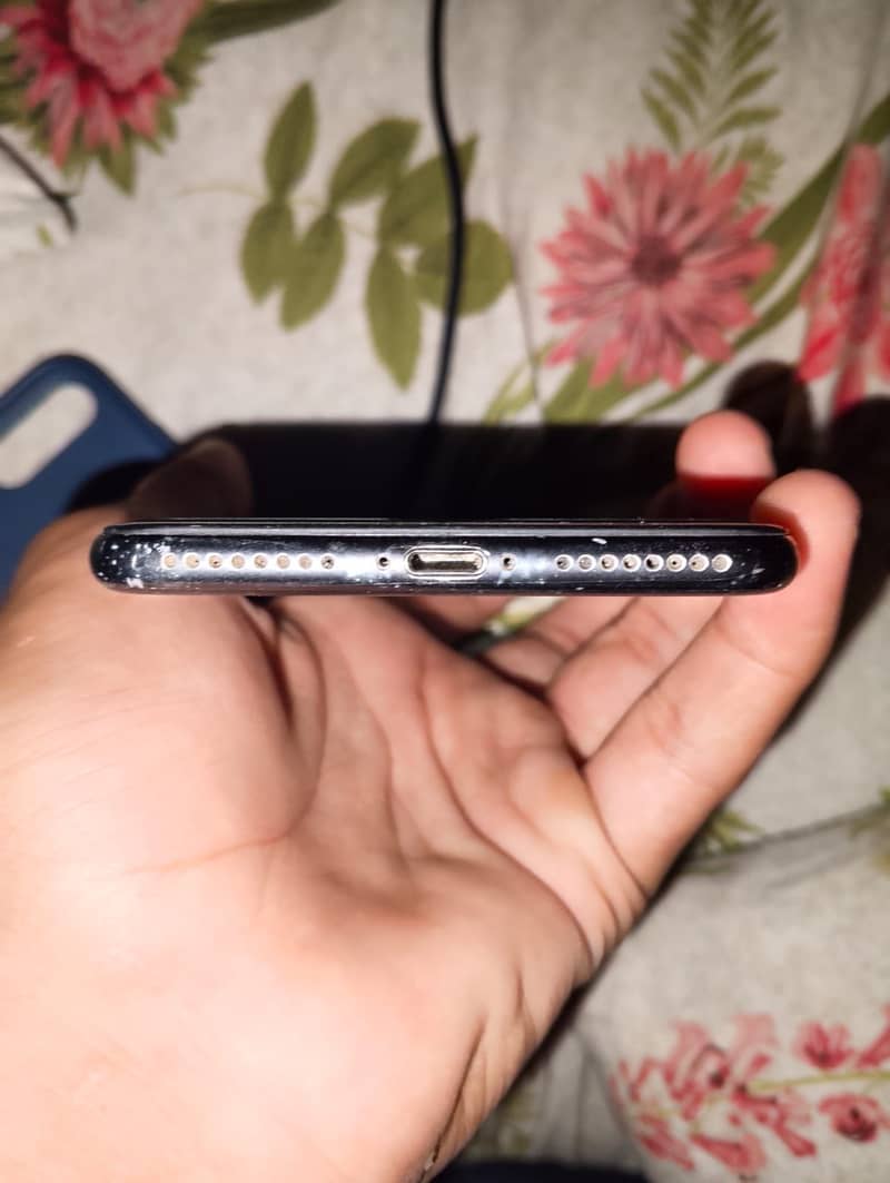 Apple iPhone 7 Plus 5
