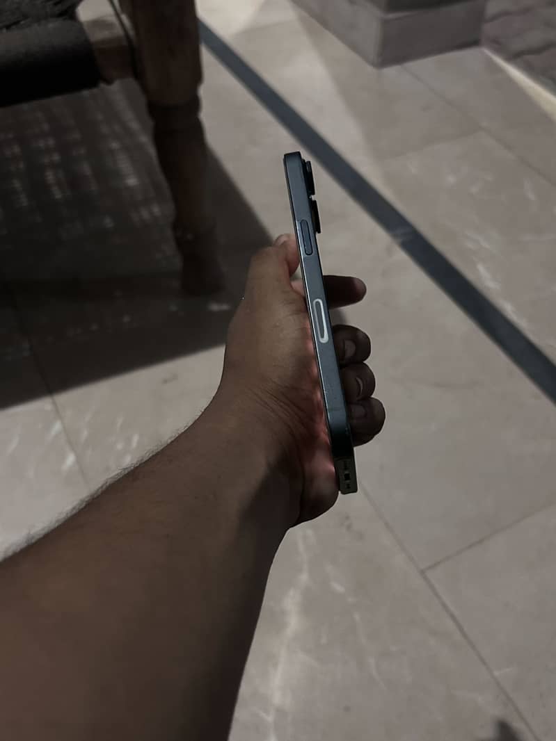Apple iPhone 13 1