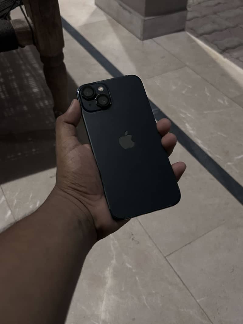Apple iPhone 13 2