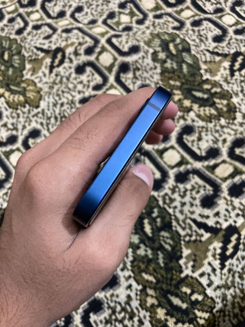 Apple iPhone 12 2