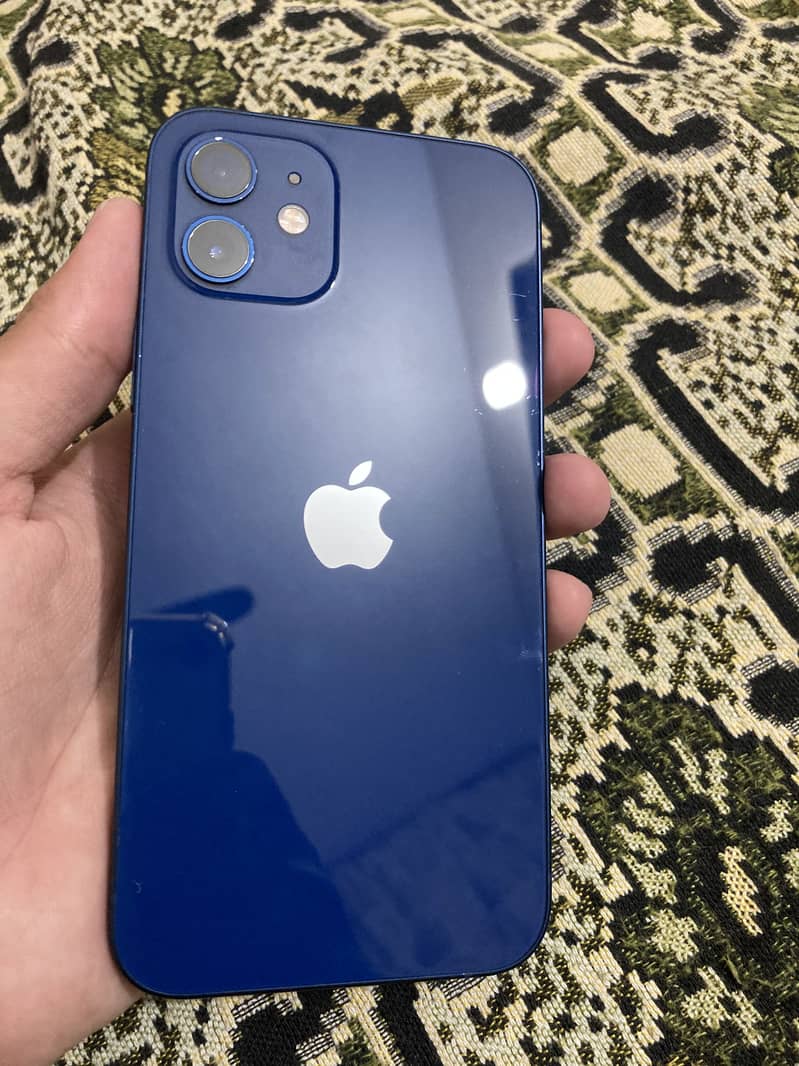 Apple iPhone 12 4