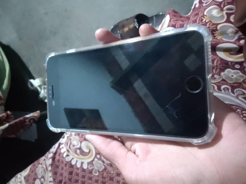Apple iPhone 6S Plus 2