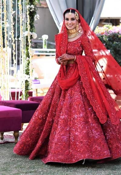 iqra Aziz bridal dress