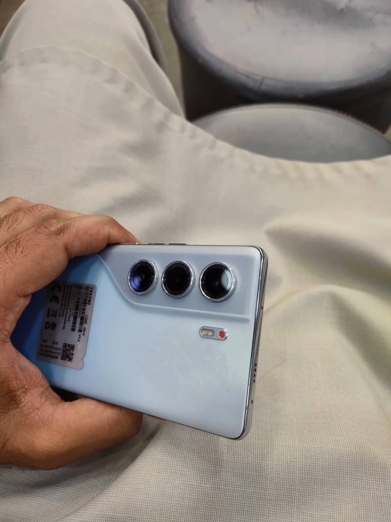 Tecno CAMON 40 Pro 2
