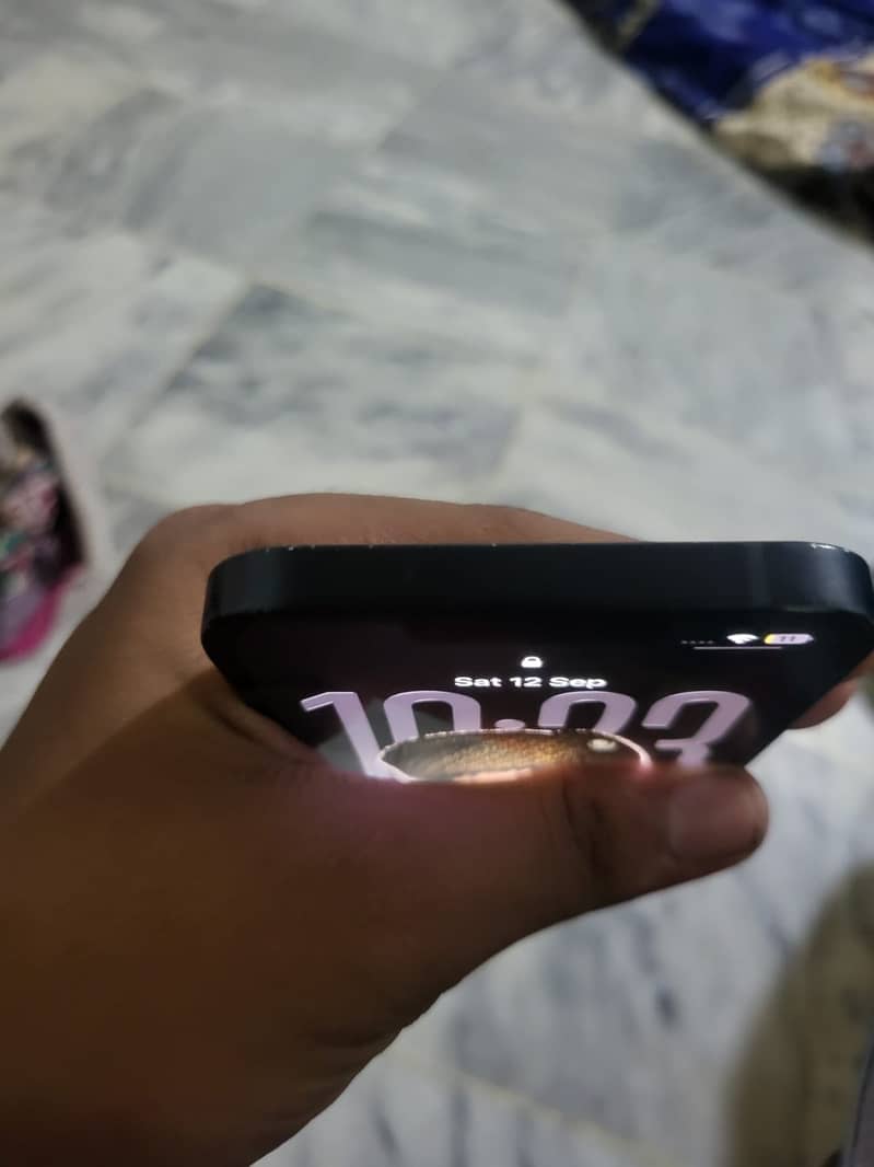 Apple iPhone 13 3