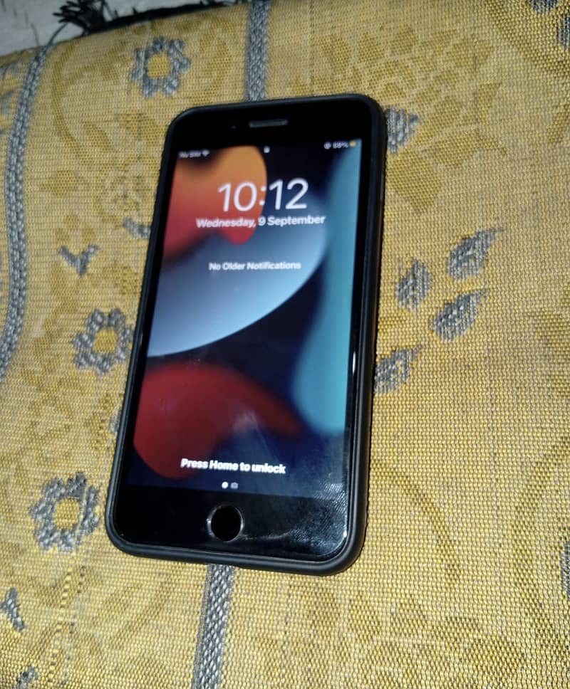 Apple iPhone 7 Plus 0