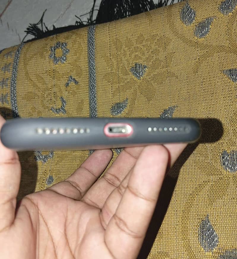 Apple iPhone 7 Plus 3
