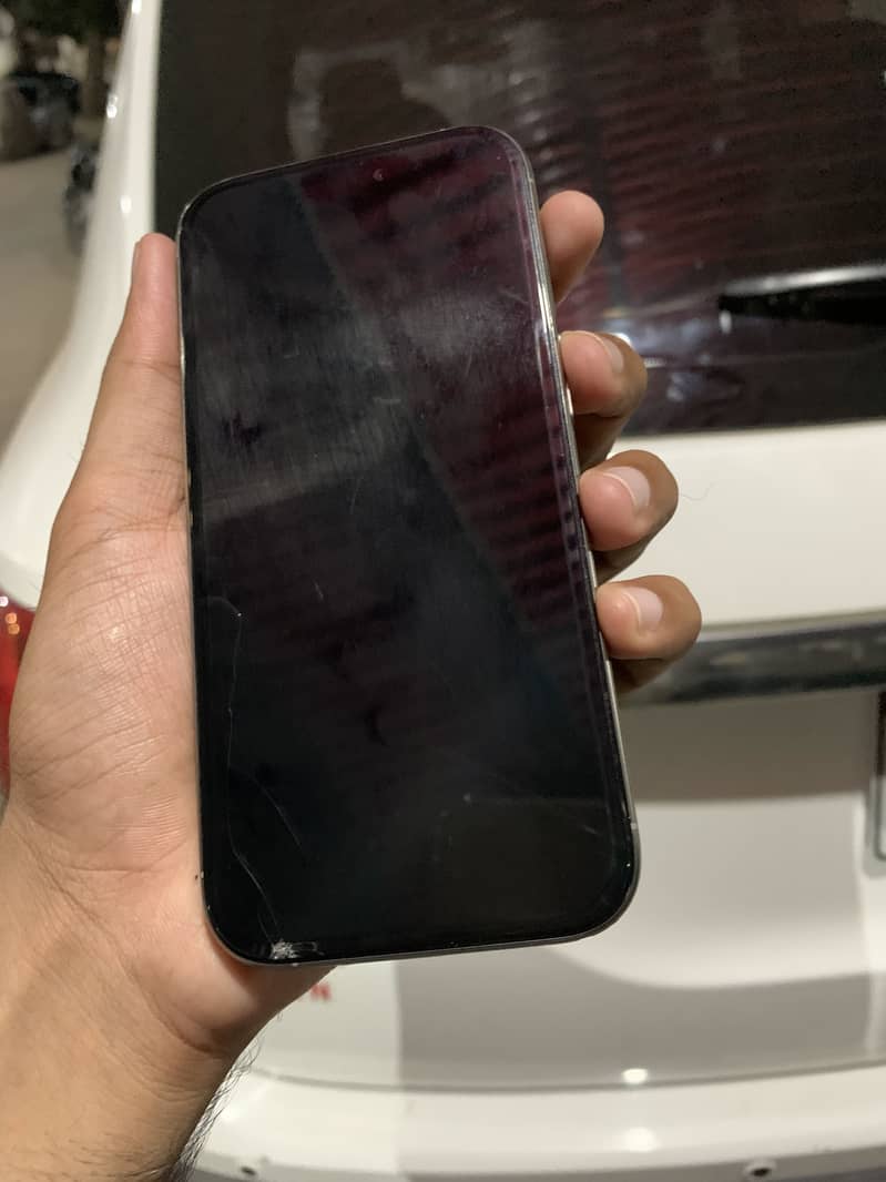 Apple iPhone 16 Pro 1