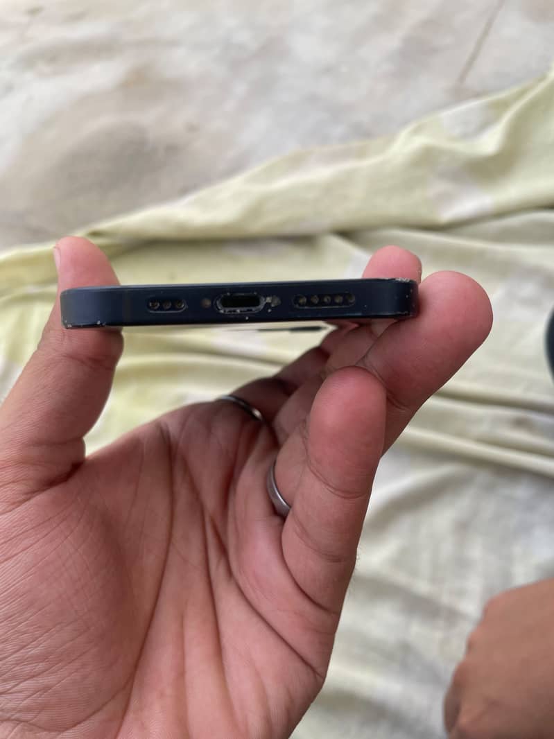 Apple iPhone 12 5