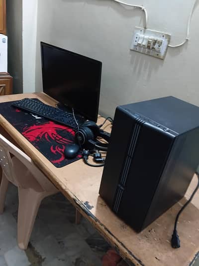 i5 6gen gamming pc rx 550 gpu with screen