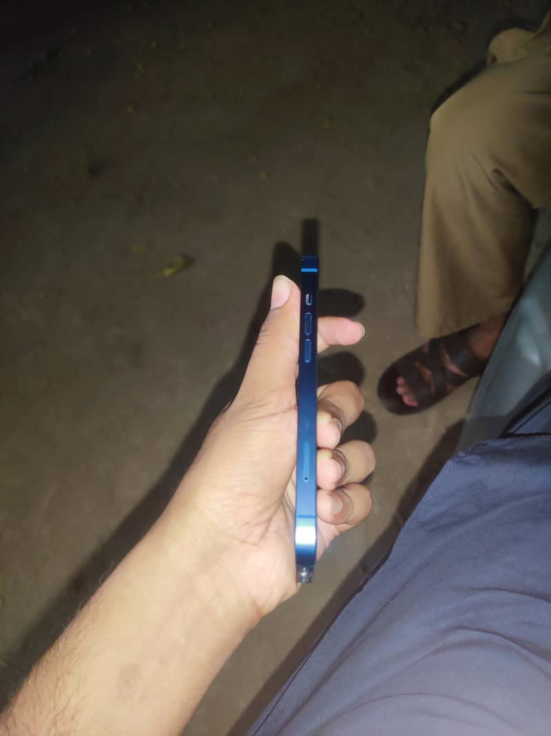 Apple iPhone 13 1