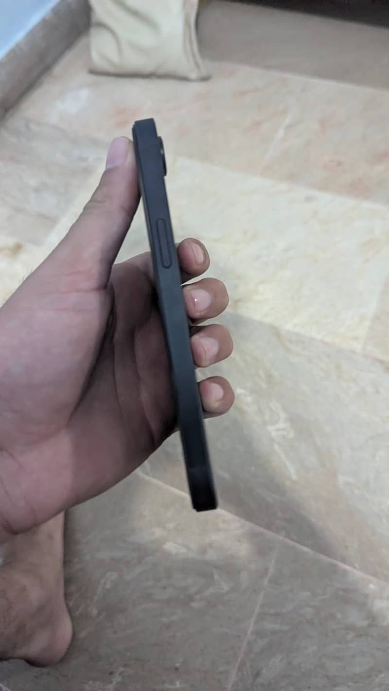 Iphone 16e 3