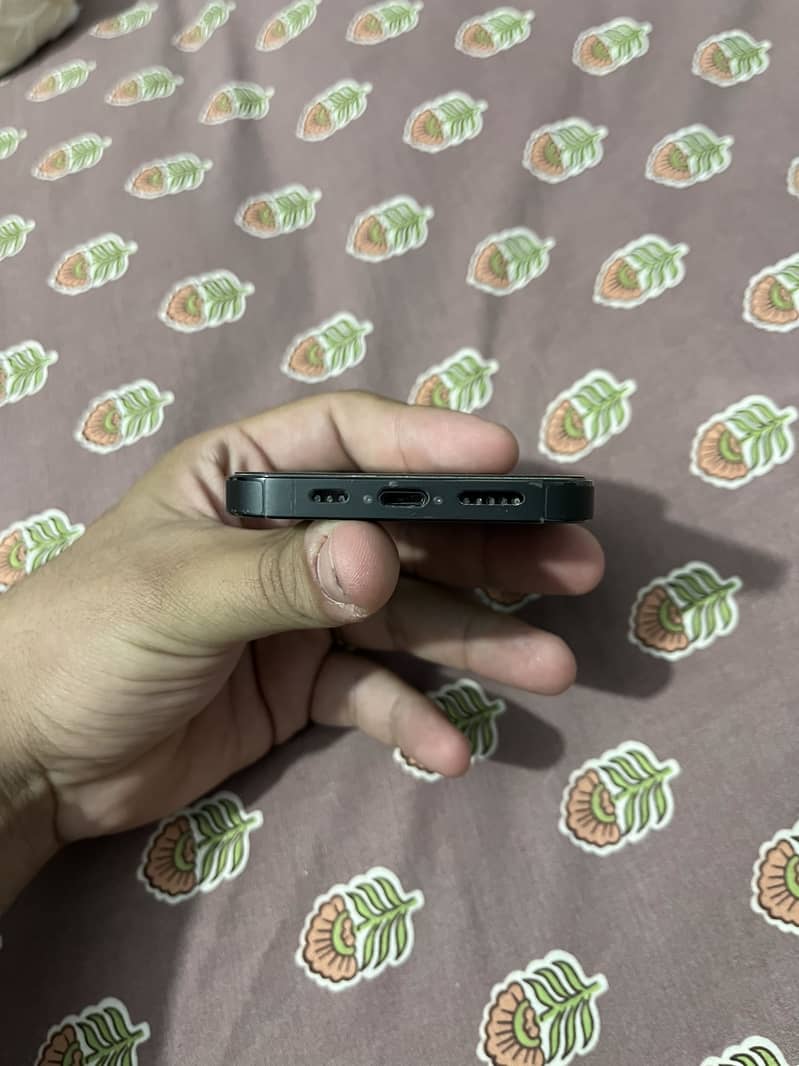 Apple iPhone 14 Pro 2
