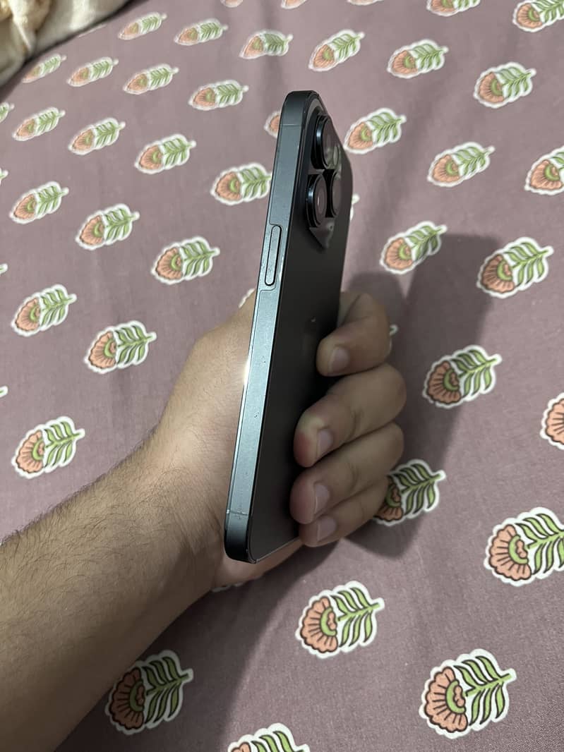 Apple iPhone 14 Pro 4