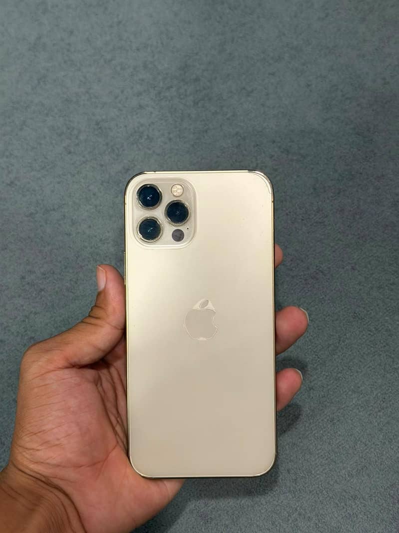 Apple iPhone 12 pro 4