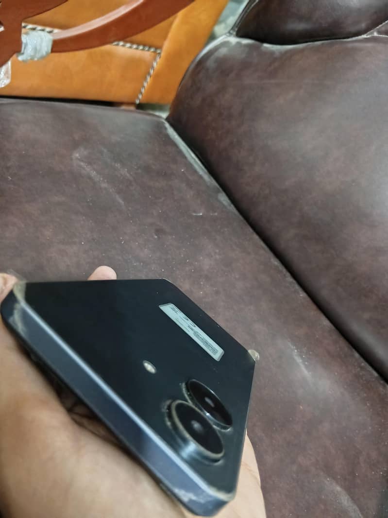 Realme Note 60 4