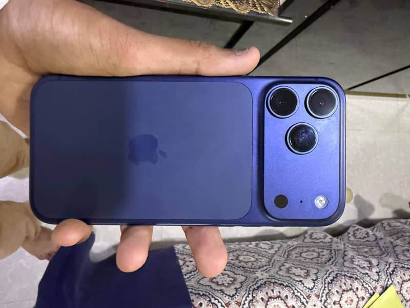 Apple iPhone 17 Pro Max 1
