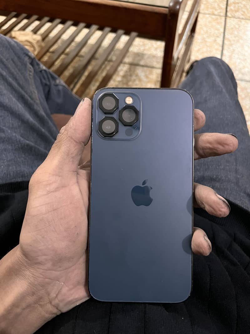 Apple iPhone 12 Pro Max 4
