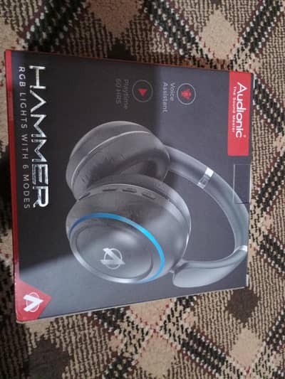 Audionic hammer head phones