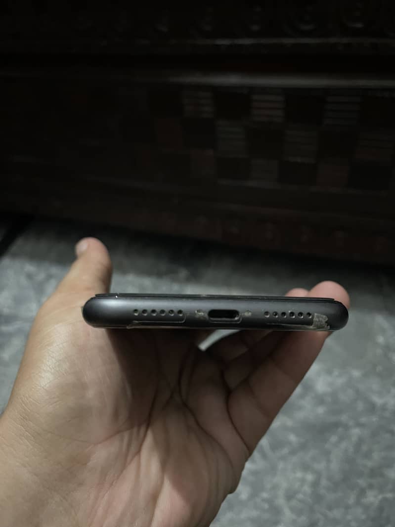 Apple iPhone 11 3