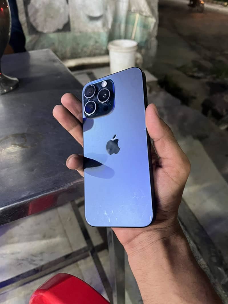 Apple iPhone 15 Pro Max 3