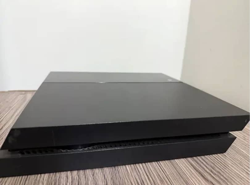 PS4 Console 4