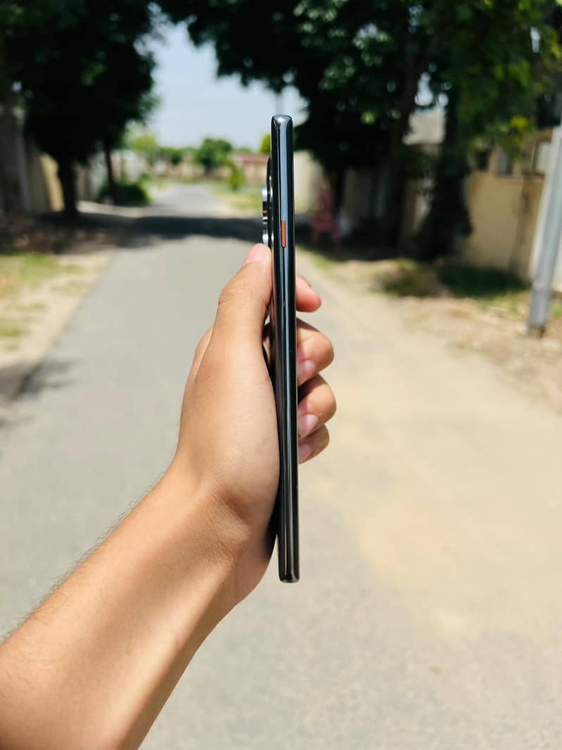 Tecno CAMON 40 Pro 1