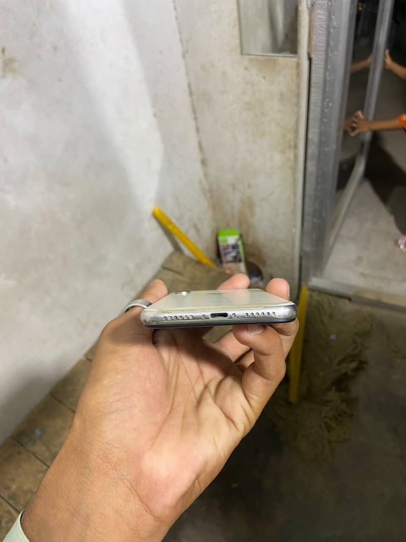 Apple iPhone X 0