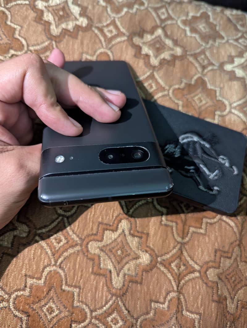 Google Pixel 7 4