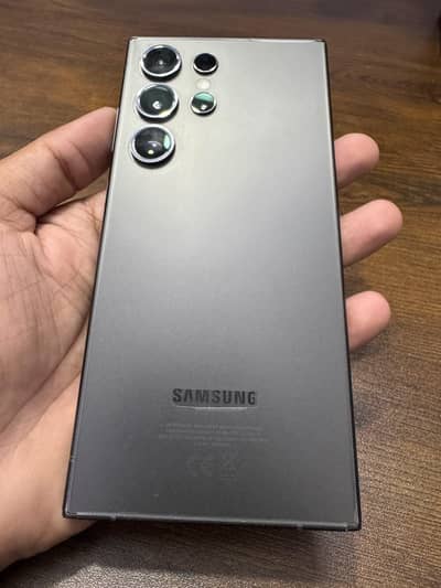 Samsung Mobile S24 Ultra 10/10