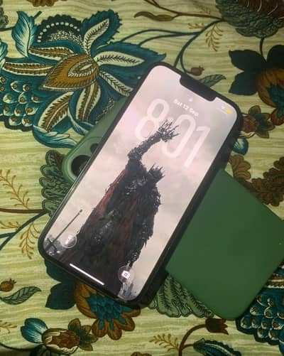 Apple iPhone 13