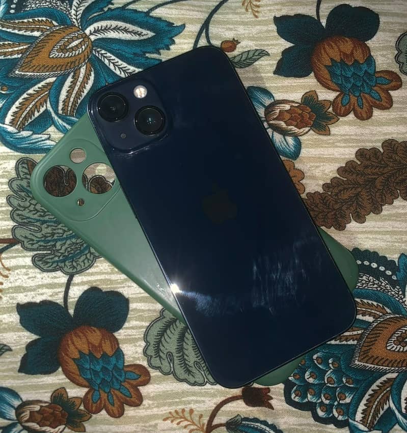 Apple iPhone 13 2