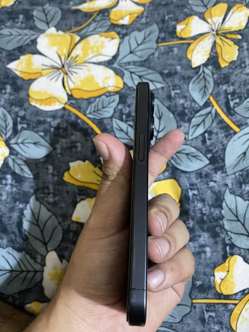 Apple iPhone 15 Pro 1