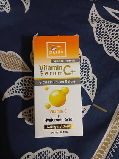 Sunscreen and Vitamin C serum