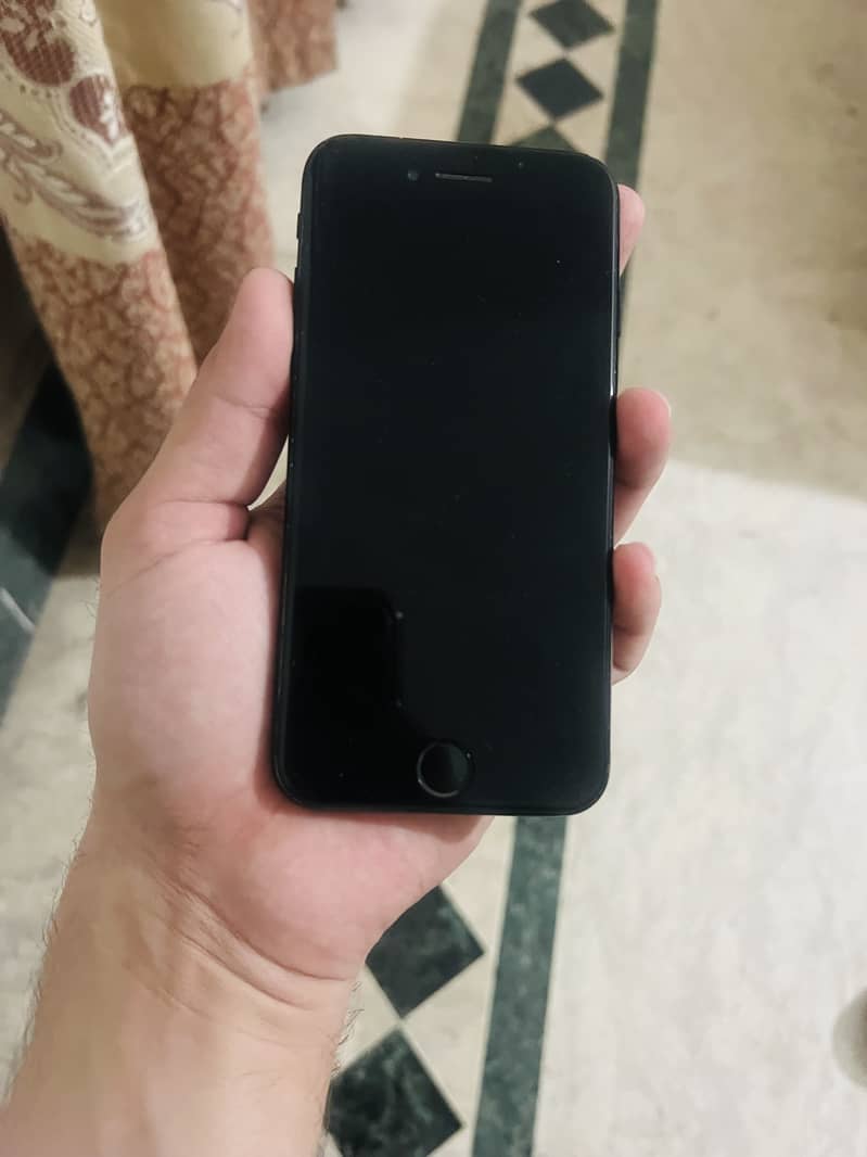 Apple iPhone 7 2