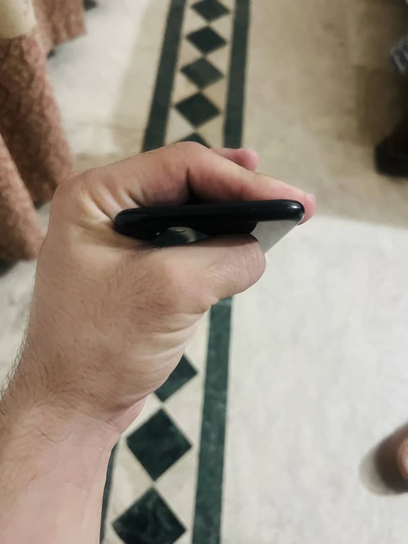 Apple iPhone 7 3