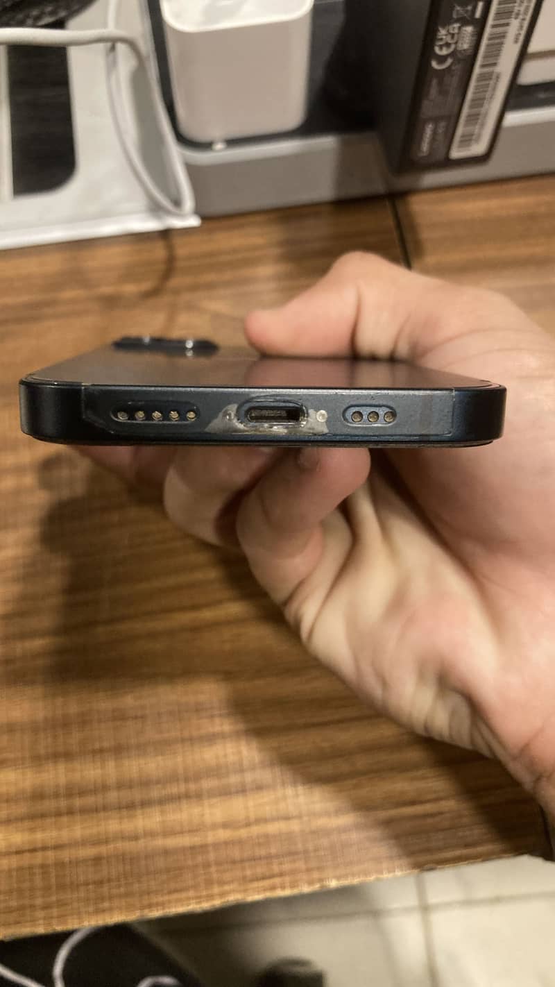 Apple iPhone 13 5