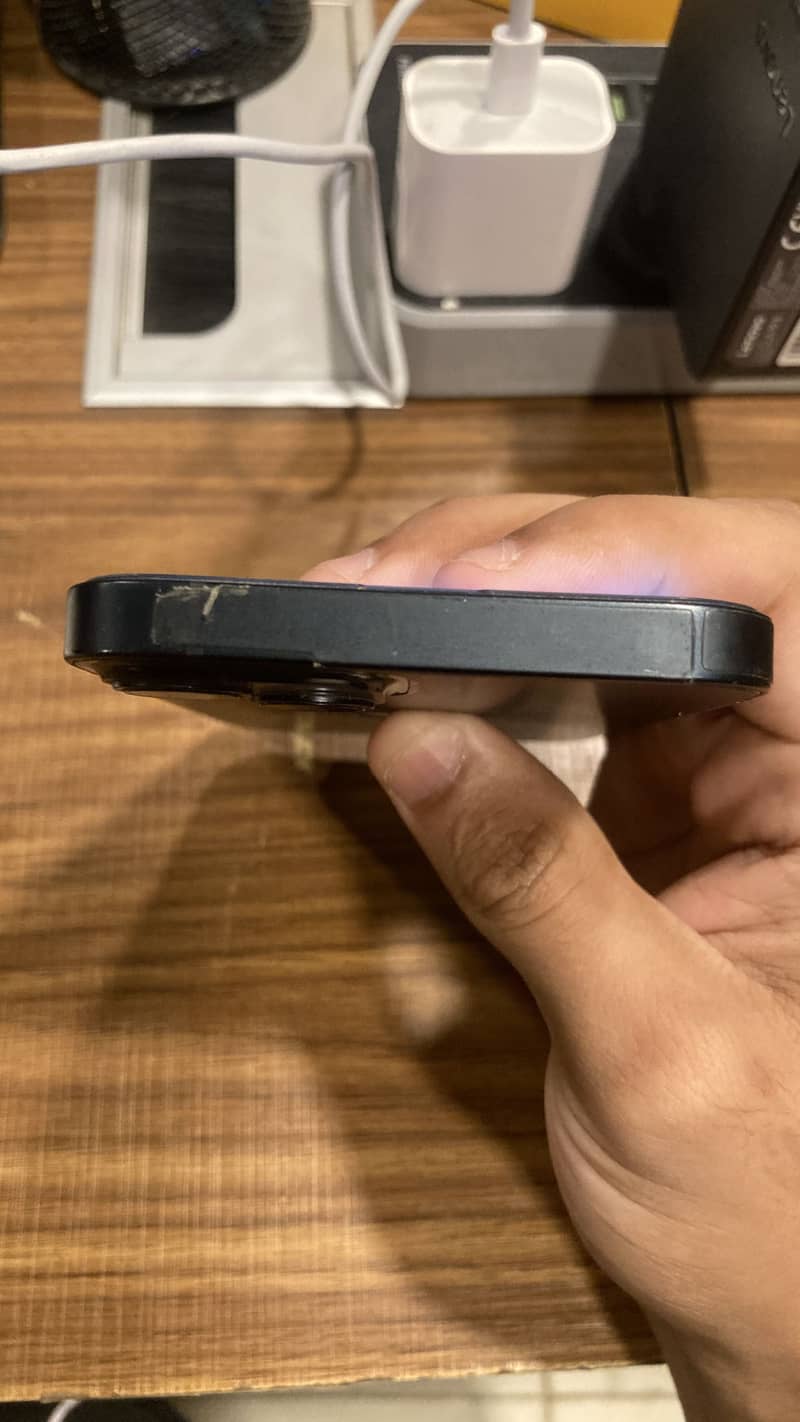 Apple iPhone 13 6