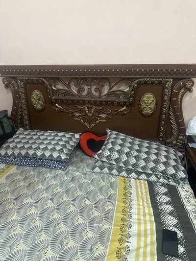 Sheesham wood fancy bed set with divider