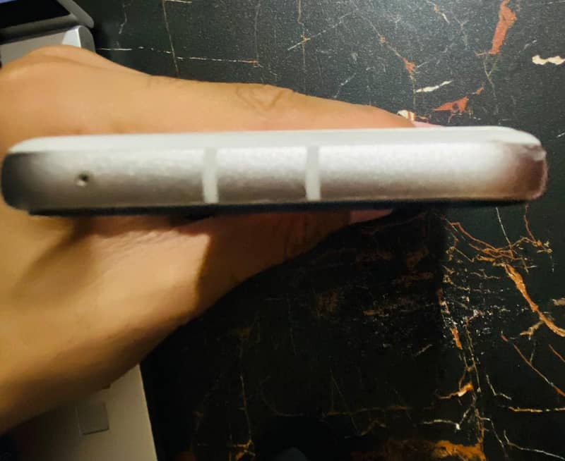 Google Pixel 8a 1