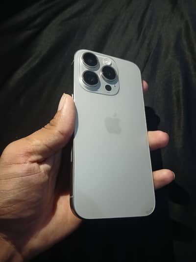 Apple iPhone 15 Pro.  03290640854