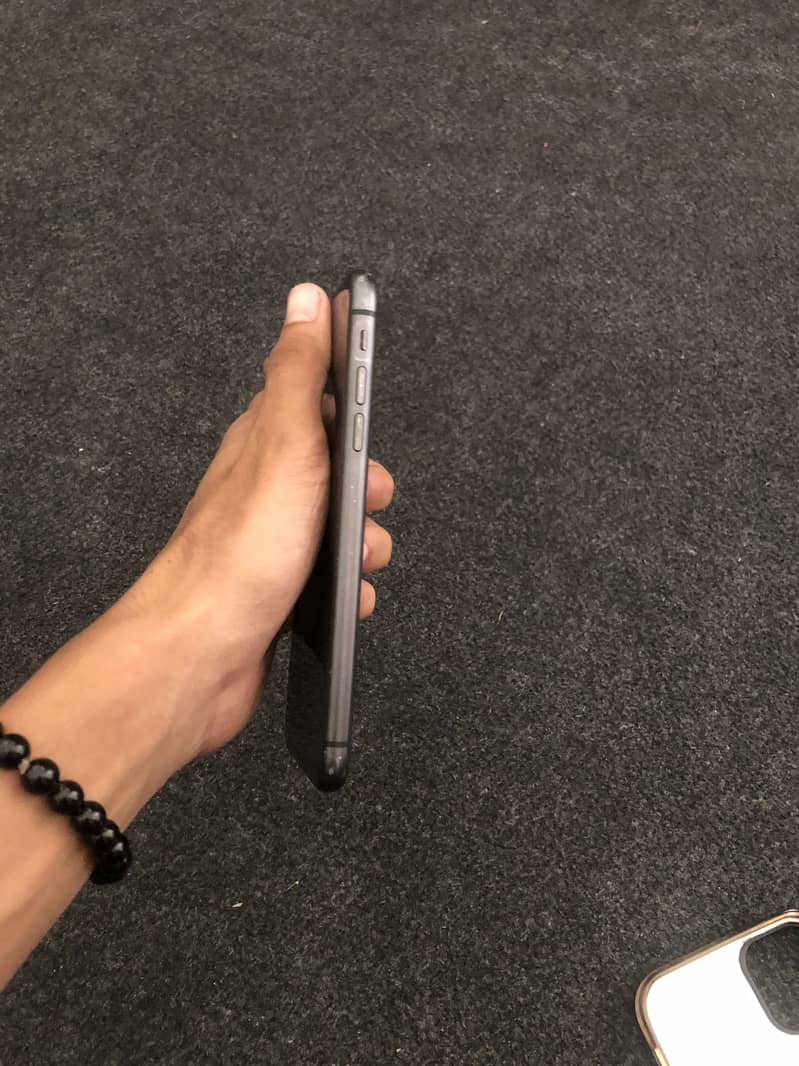 Apple iPhone 11 5