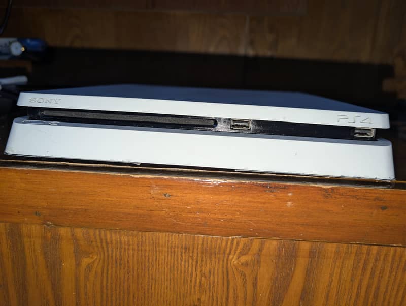 Ps4 Slim 1