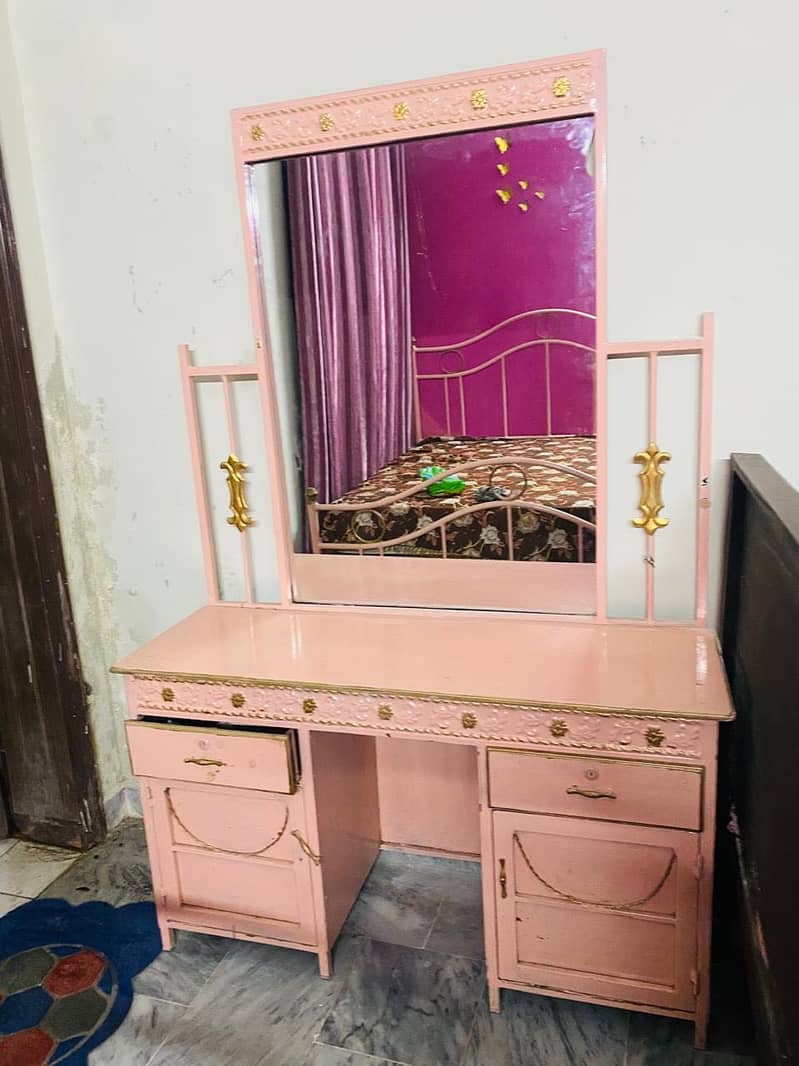 Double Bed & Dressing Table 2