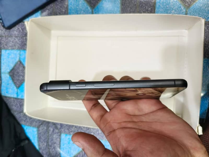 pixel 8 good condition 2