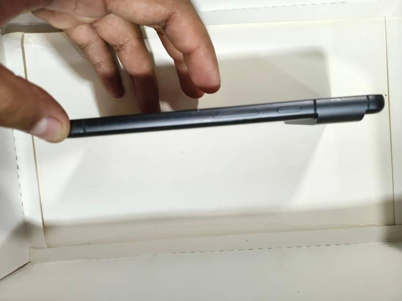 pixel 8 good condition 4