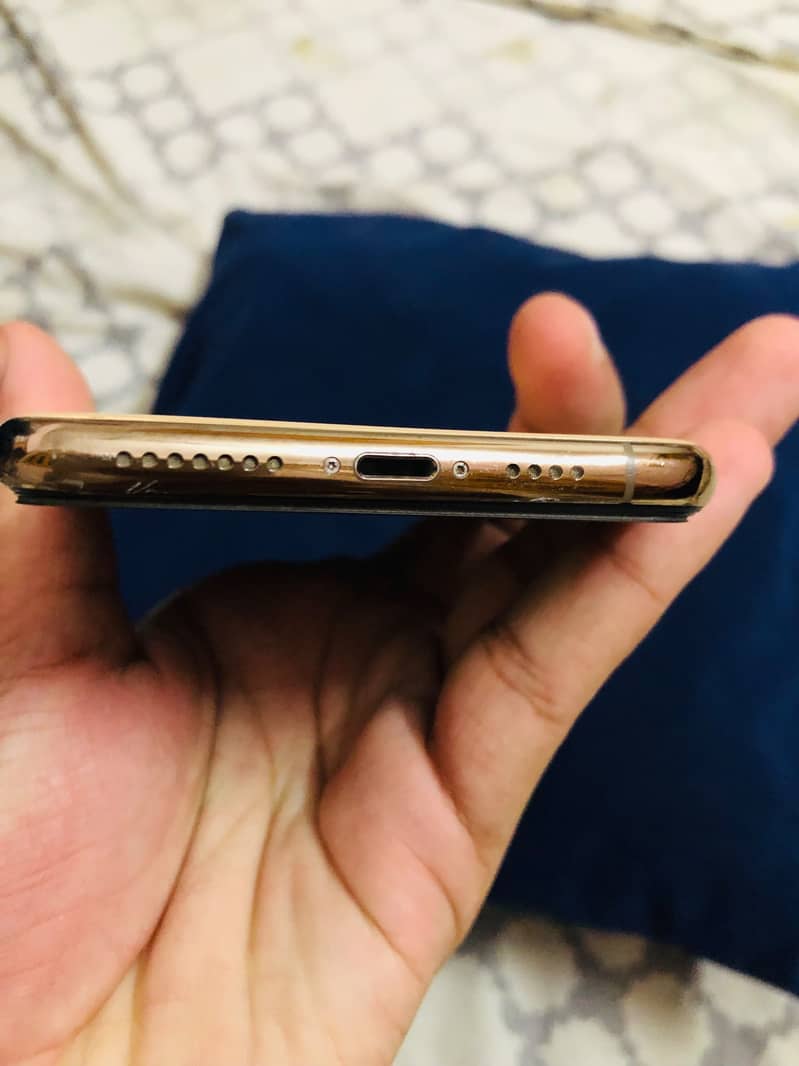 Apple iPhone 11 Pro Max 1